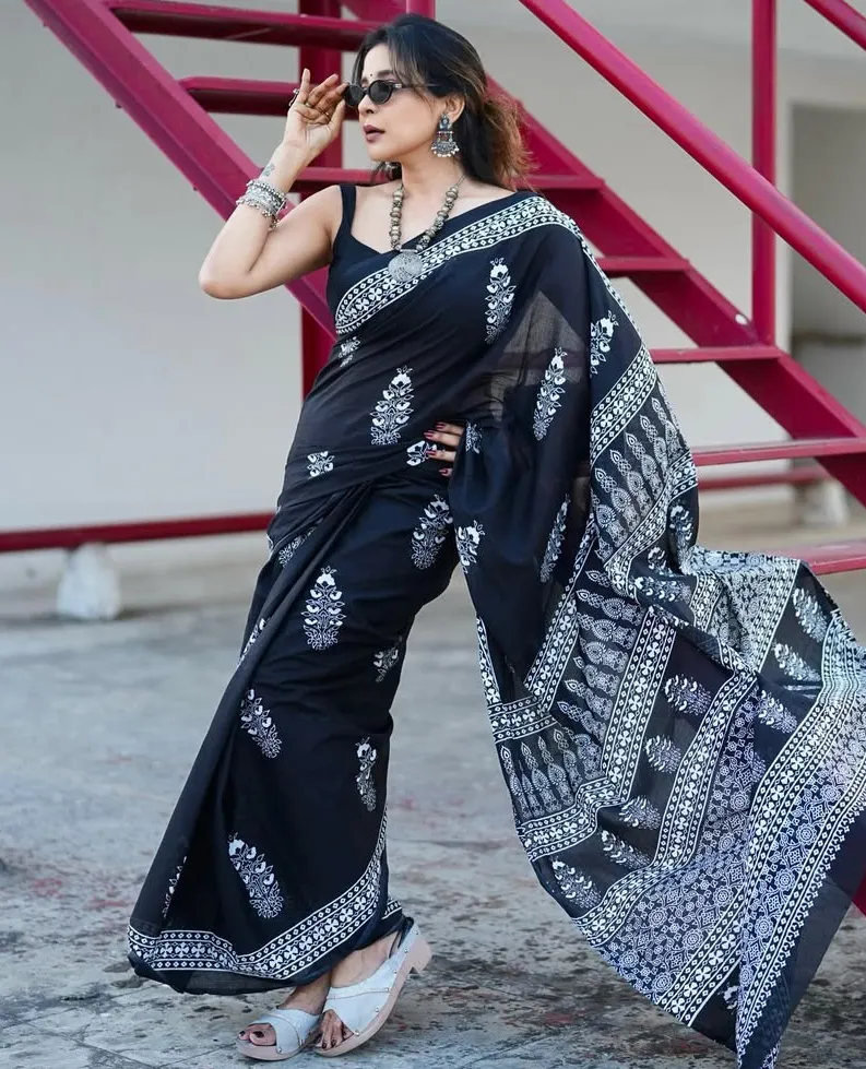 Black Linen Floral Digital Print Lightweight Casual Saree