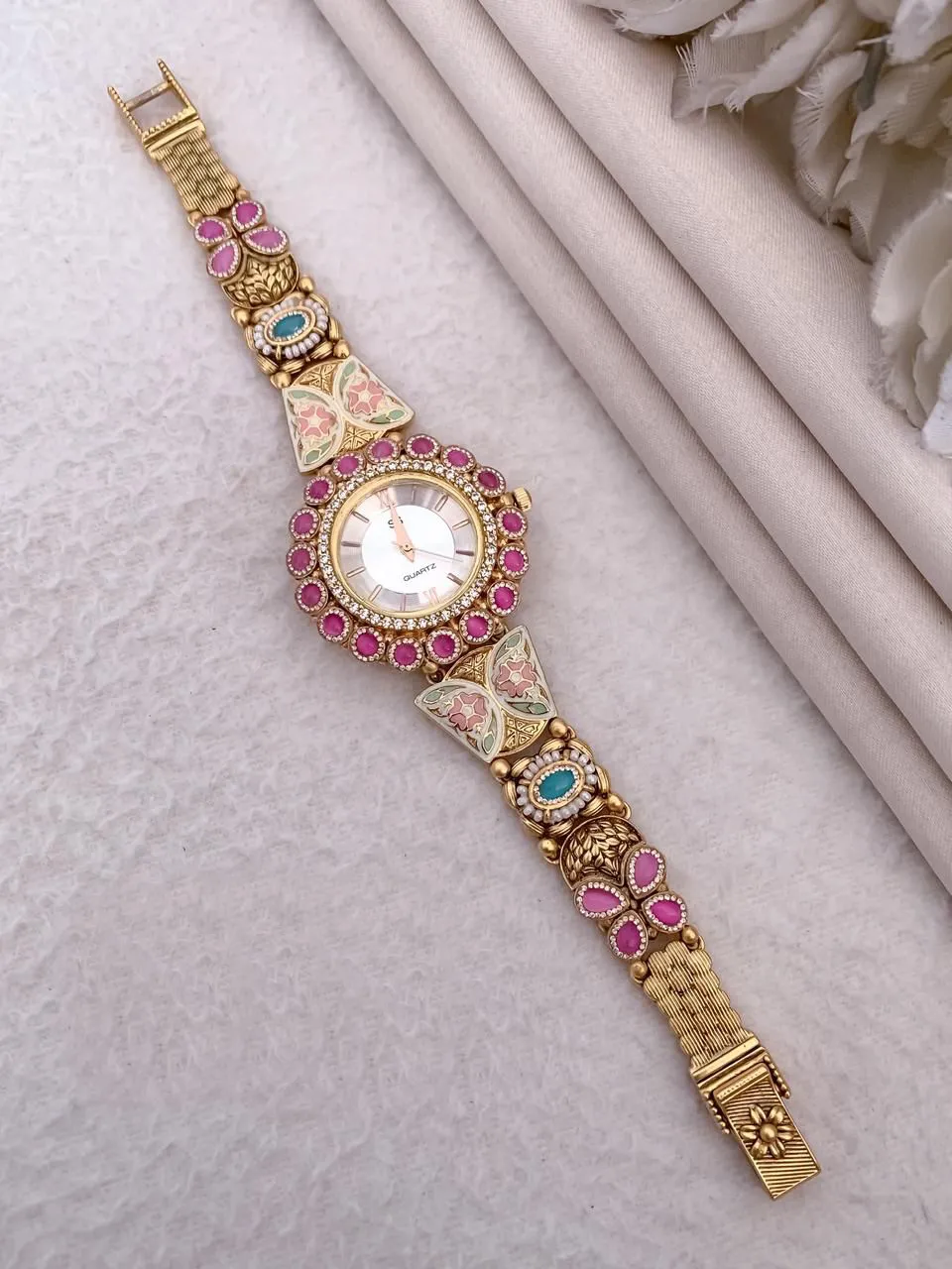 Gold-Plated Elephant Motif Round Crystal Border Bracelet Watch