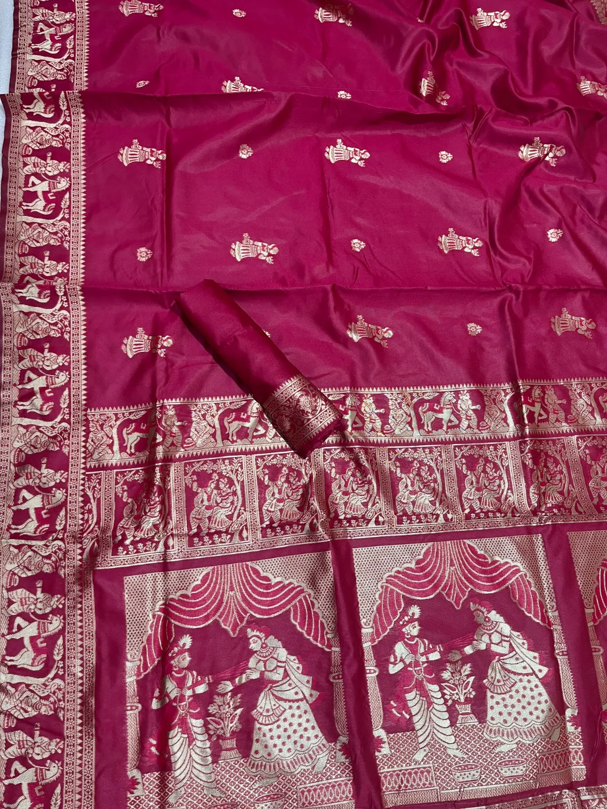 Magenta Banarasi Soft Silk Weaving Work Saree - Image 2