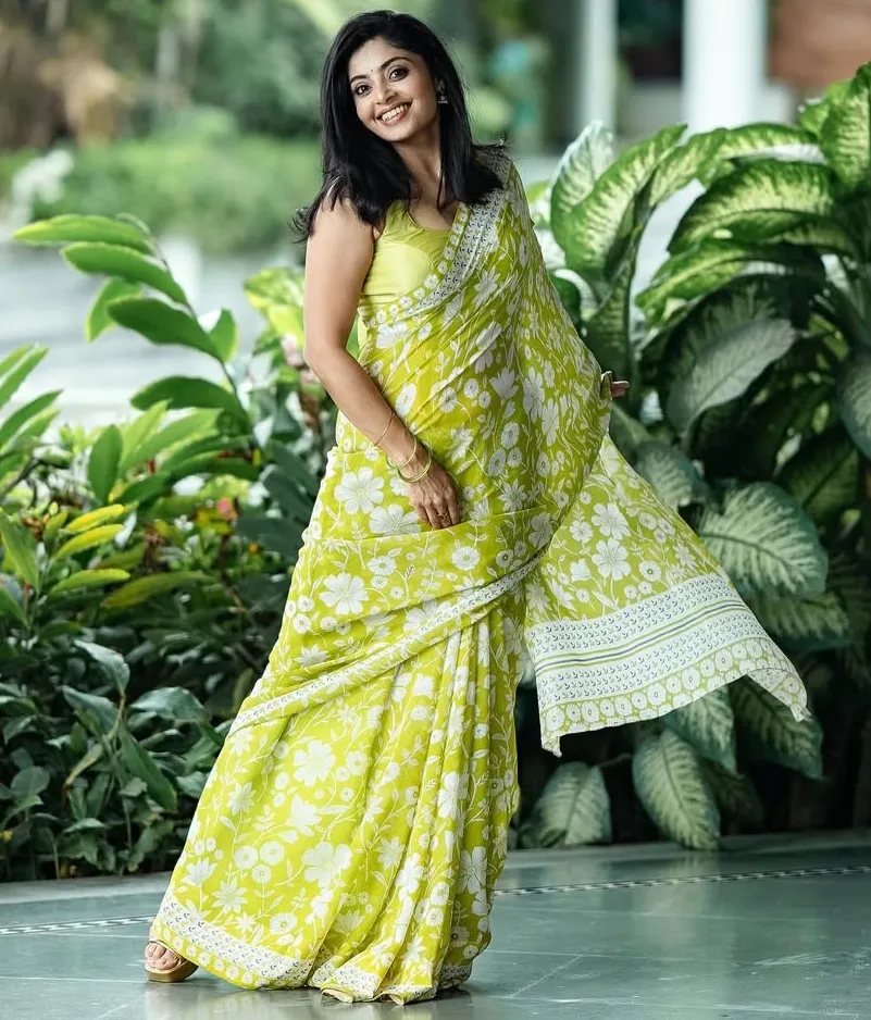 Light Green Digital Printed Daily Wear Premium Linen Saree