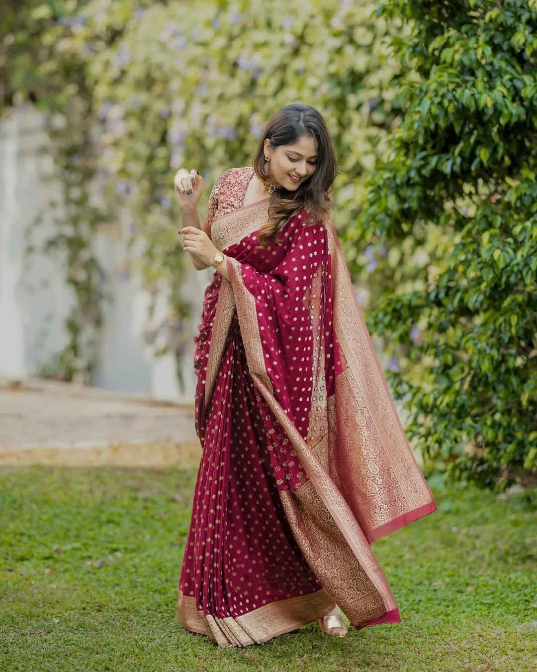 Maroon Lichi Silk Weaving Work Saree - Image 2