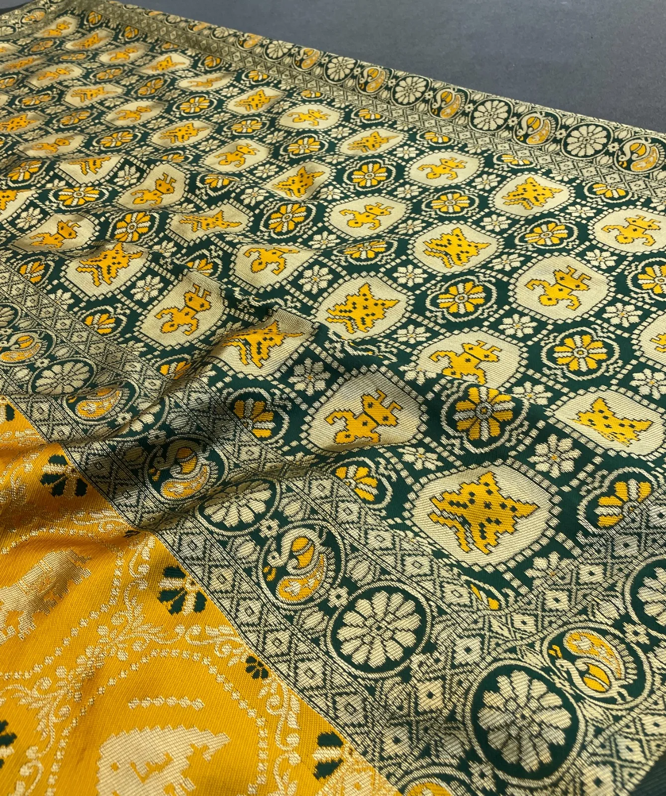 Mustard Banarasi Silk Weaving Work Rich Pallu Saree - Image 4