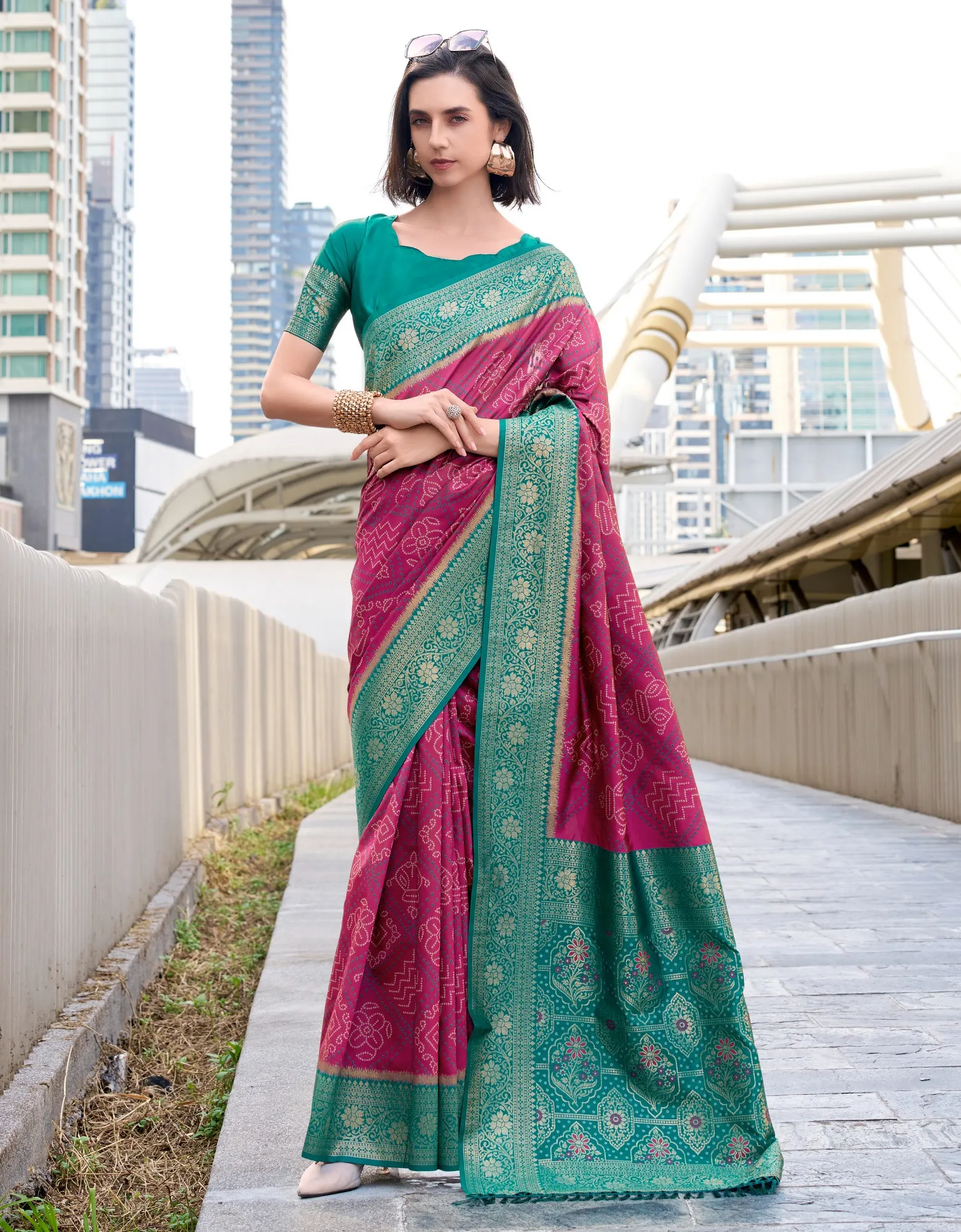 Magenta Soft Silk Bandhani Weaving Saree