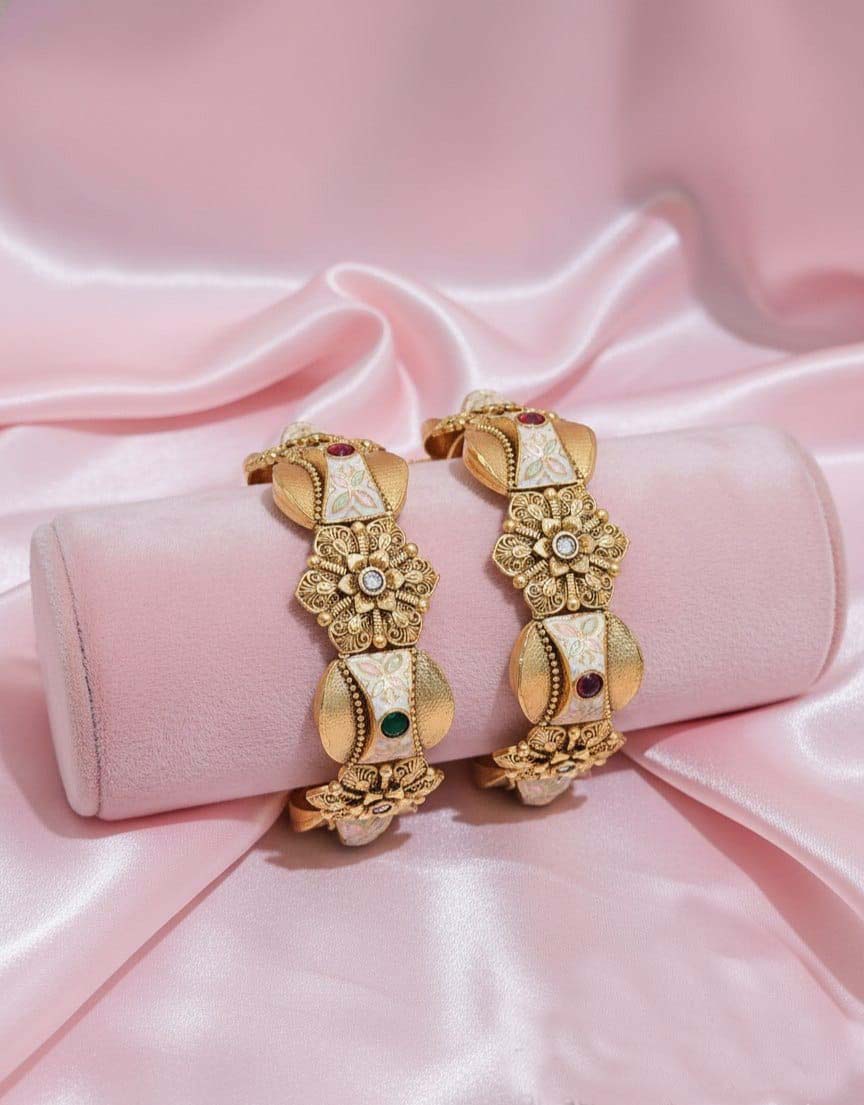 Traditional Brass Rajwadi Handcrafted Meenakari Kangan Set