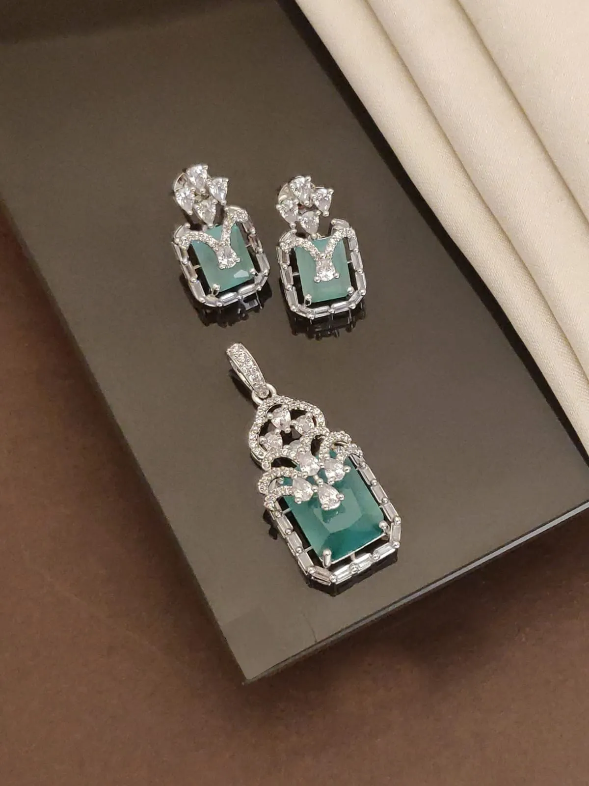 Emerald Green Stone American Diamond Pendant Set