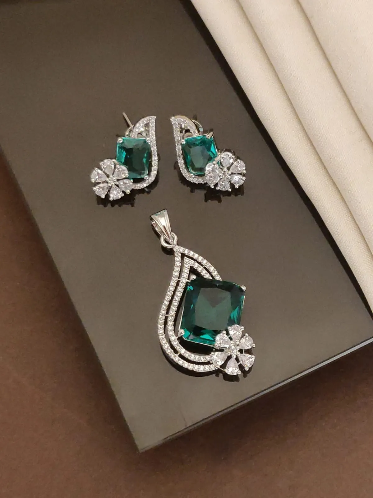 Emerald Green American Diamond (AD) Pendant Set