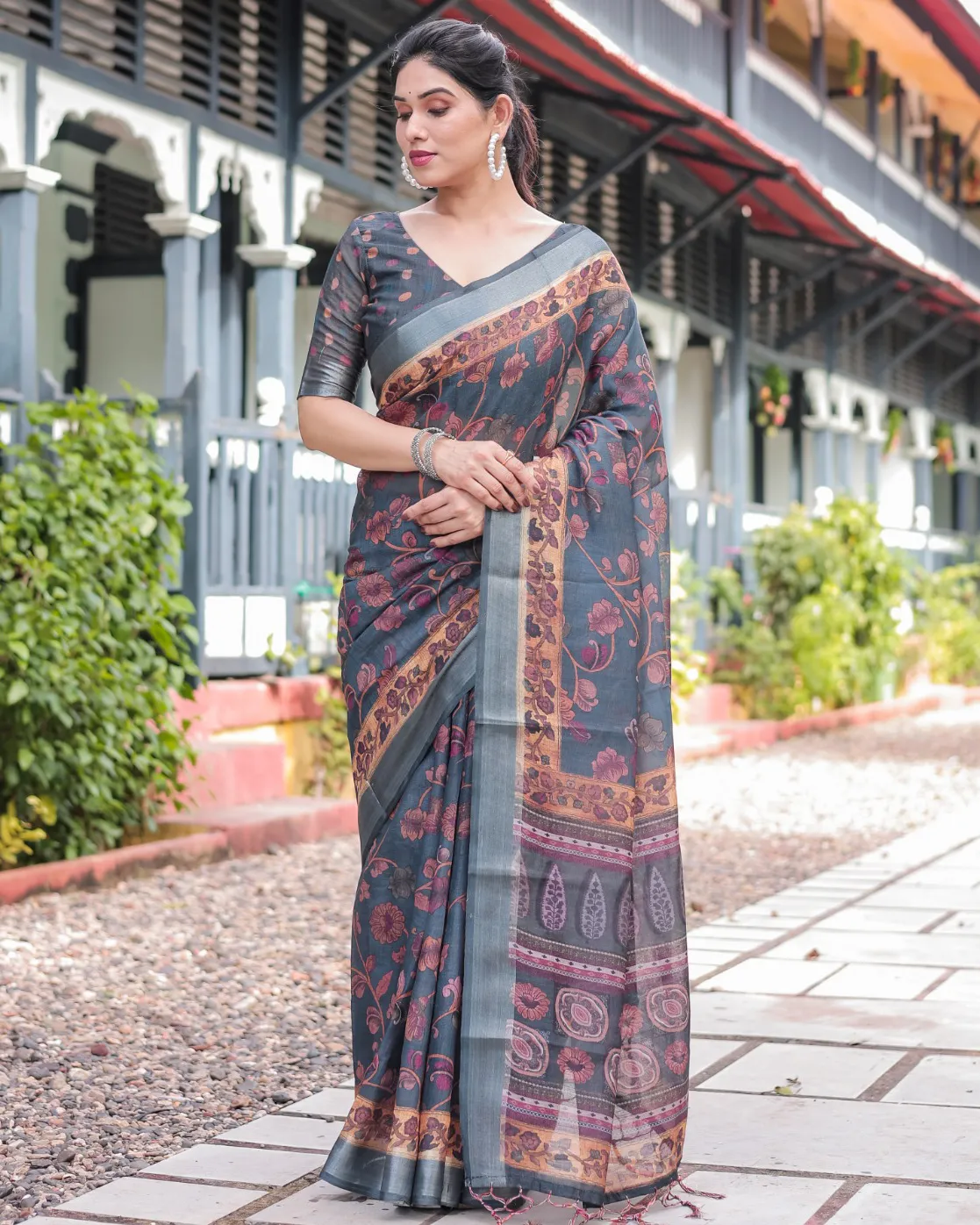 Grey Linen Cotton Floral Printed Saree