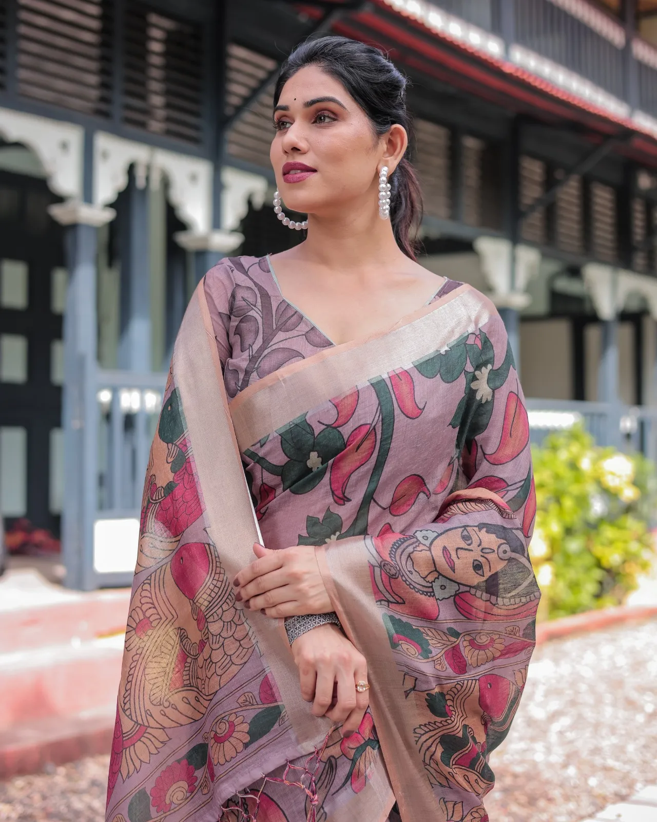 Mauve Linen Cotton Madhubani Printed Saree - Image 3