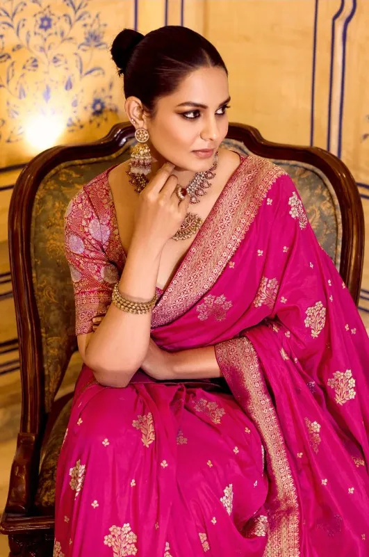 Magenta Crepe Silk Zari Weaving Work Saree - Image 2