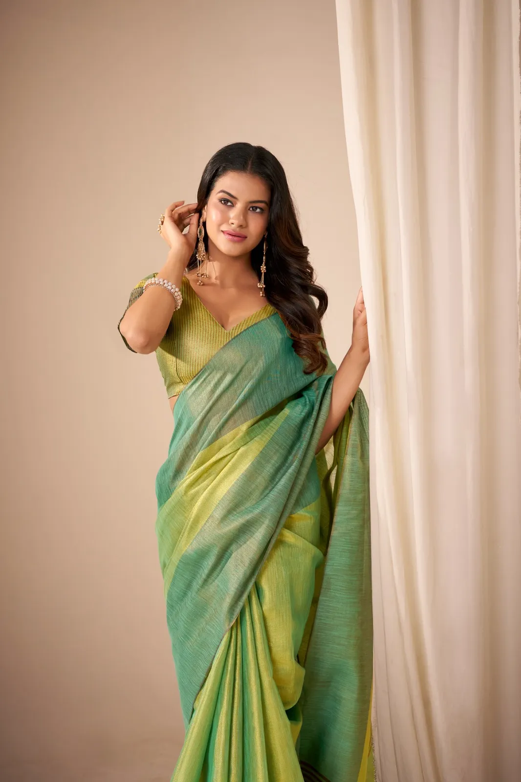 Green Tissue Soft Silk Handloom Saree - Image 2