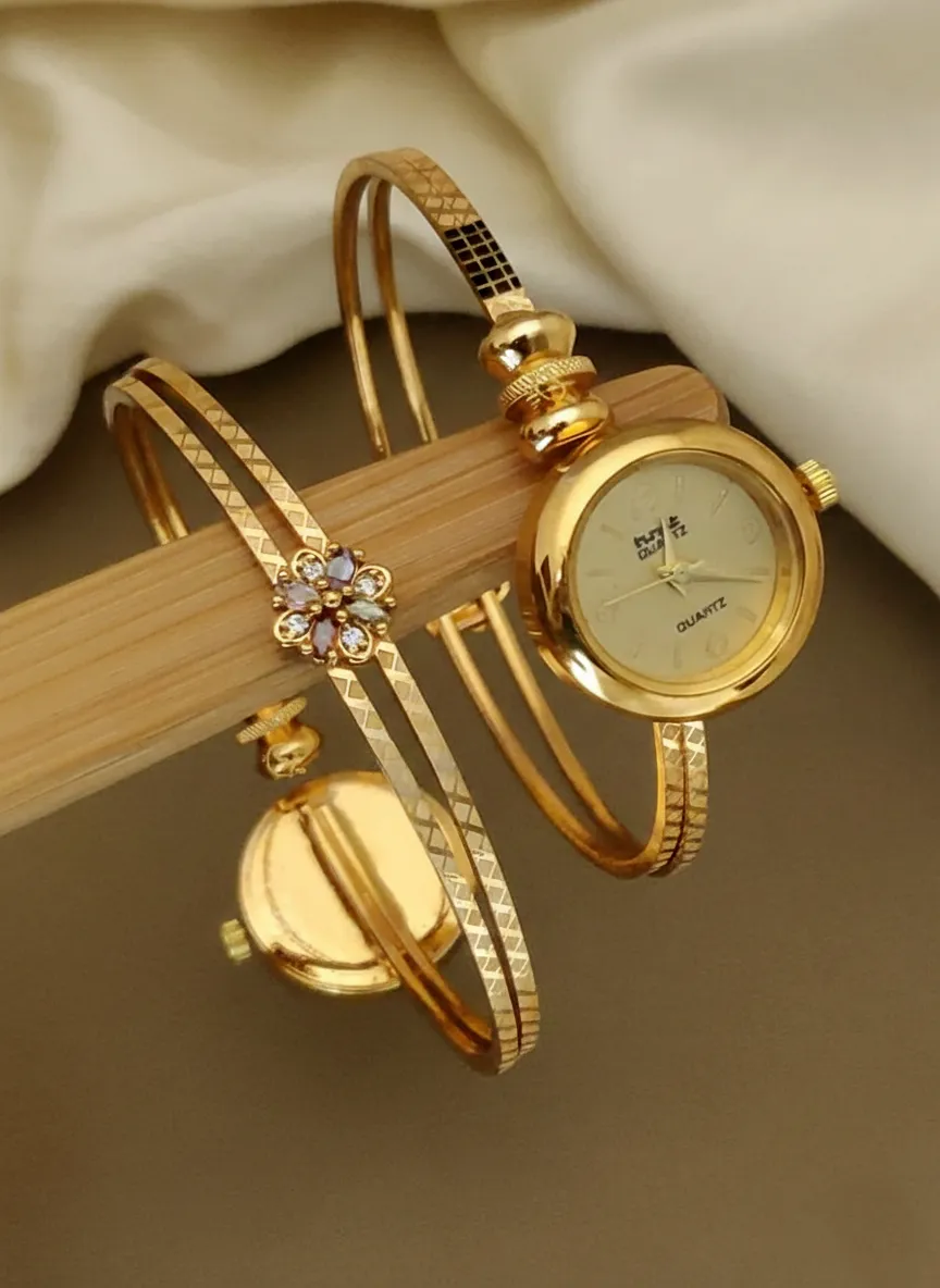 Sleek Gold Textured Bracelet Watch