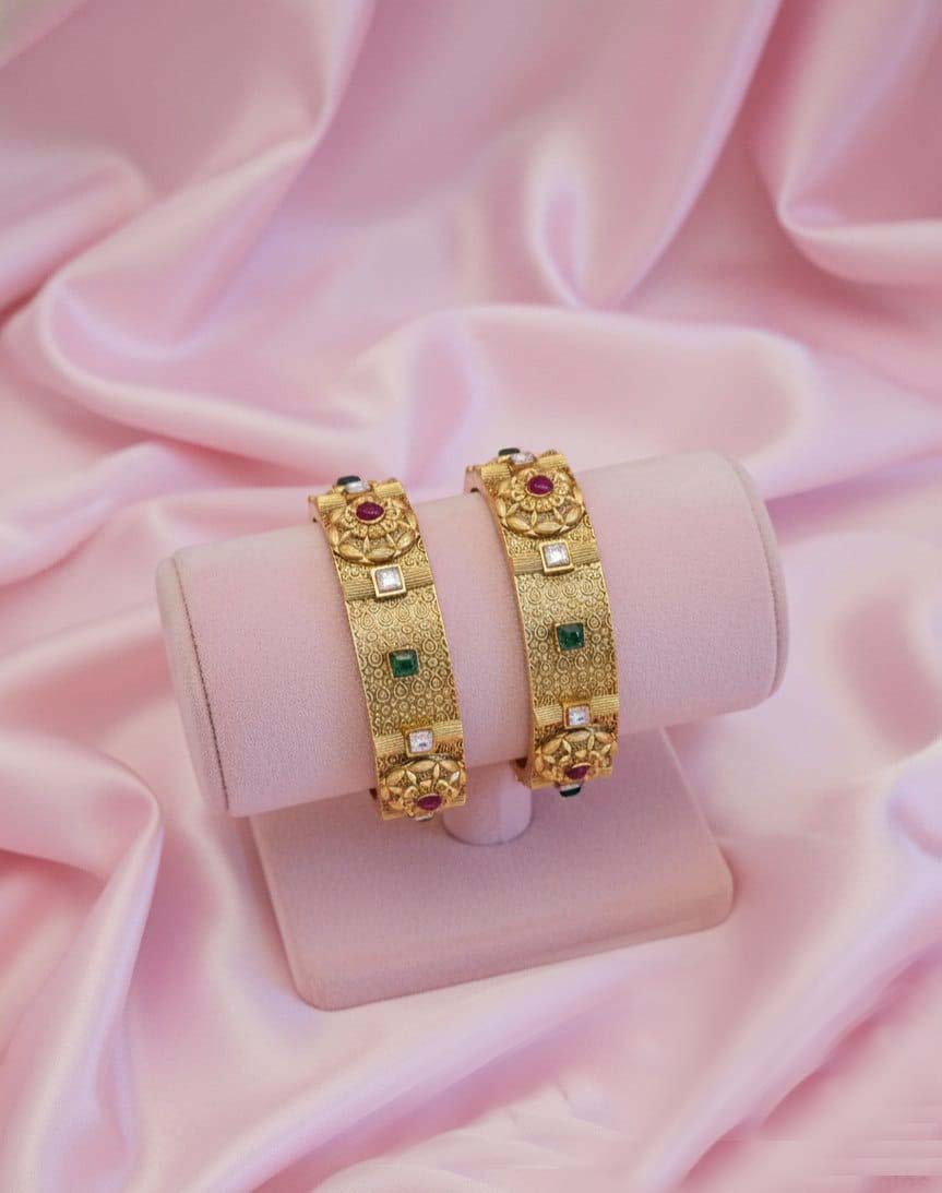 Traditional Antique Brass Handcrafted Rajwadi Kada