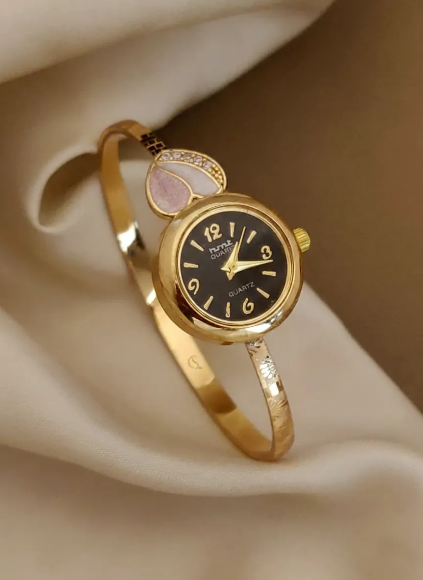 Sleek Gold Textured Bracelet Watch