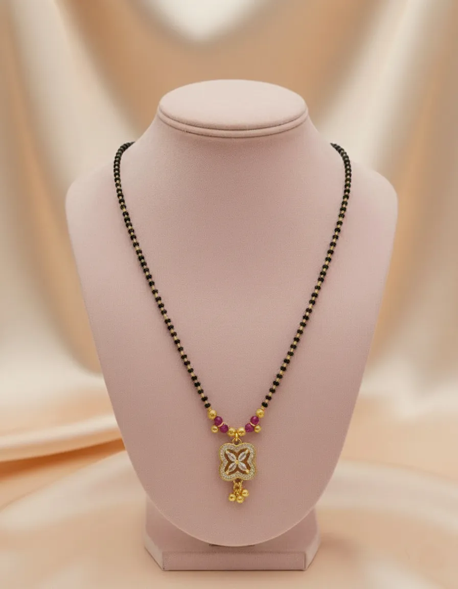Gold-Finished Stone Pendant Floral Clover Mangalsutra