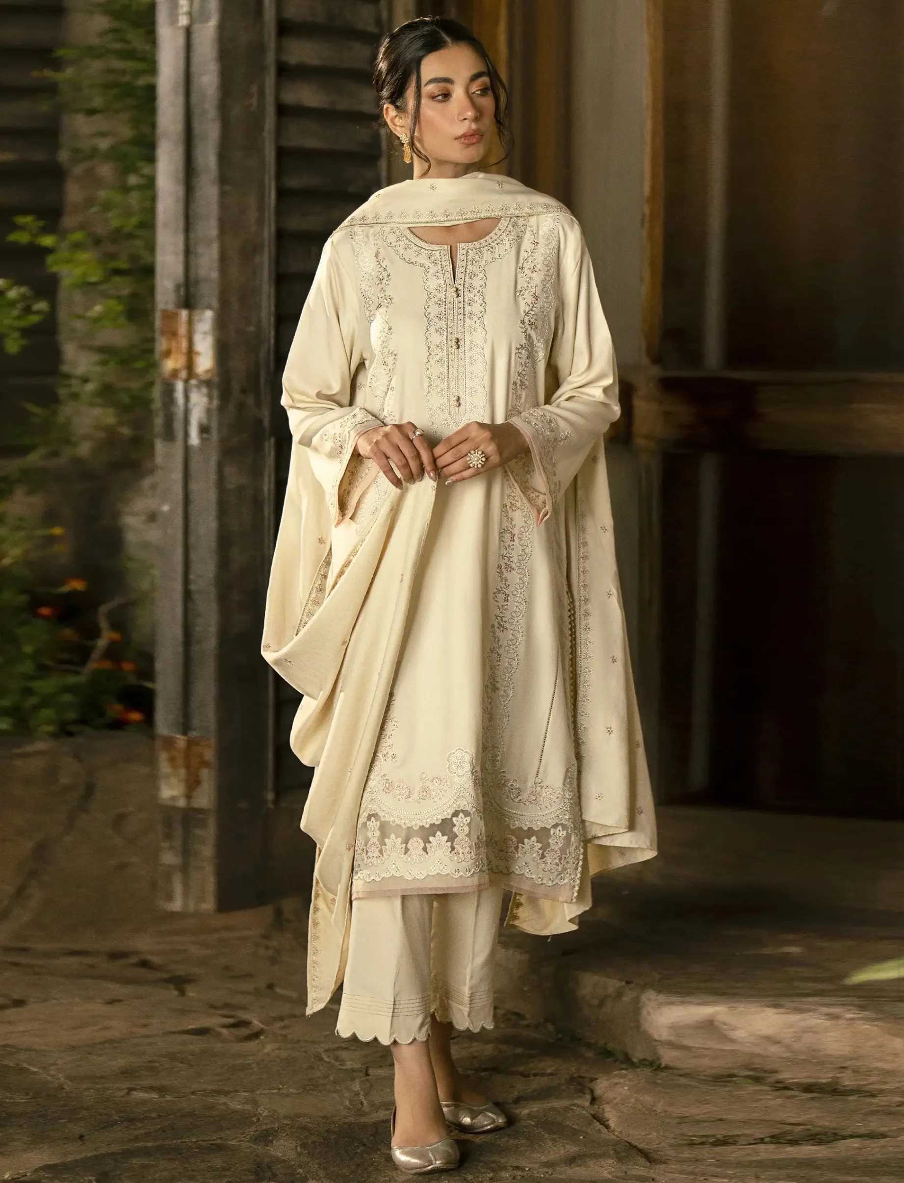 Cream Heavy Faux Georgette Embroidery Work Pakistani Suit