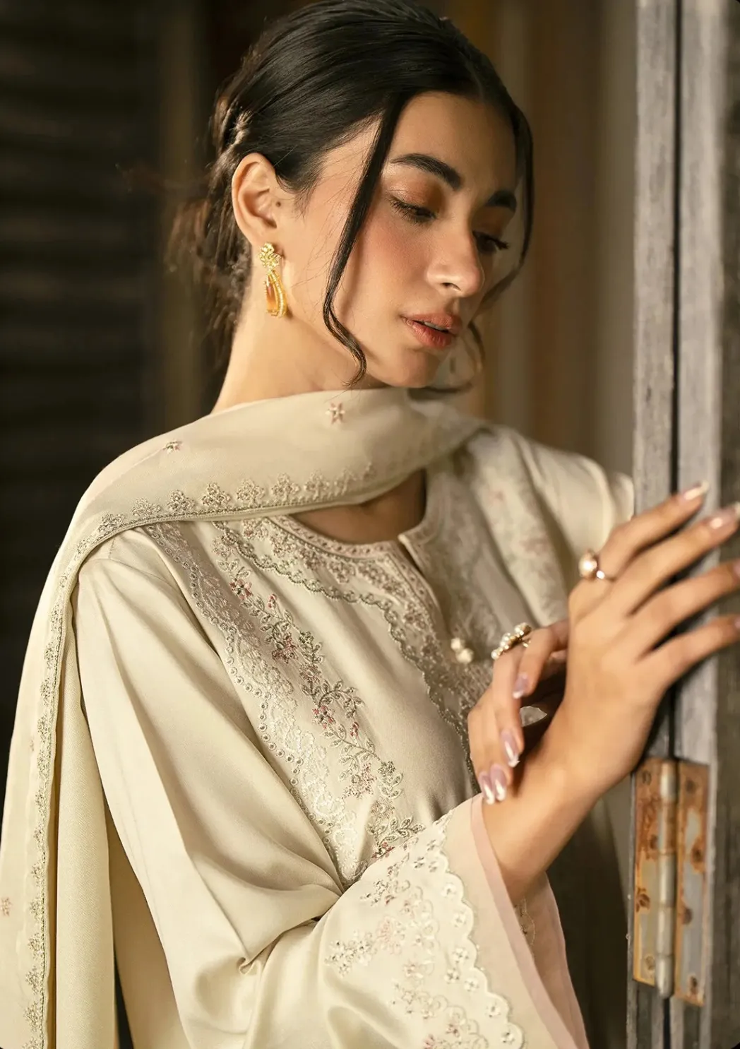 Cream Heavy Faux Georgette Embroidery Work Pakistani Suit - Image 2