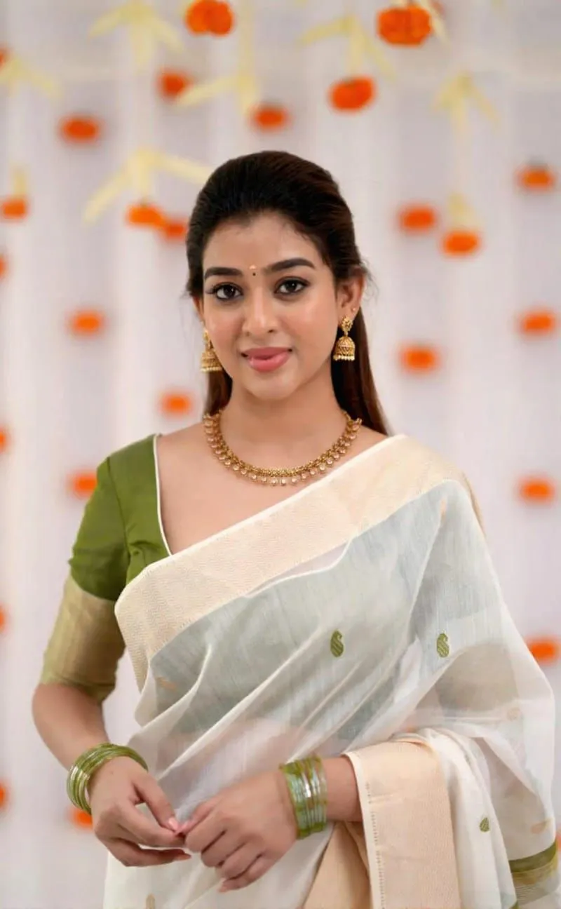 Off White And Green Jacquard Work Formal Saree - Image 2