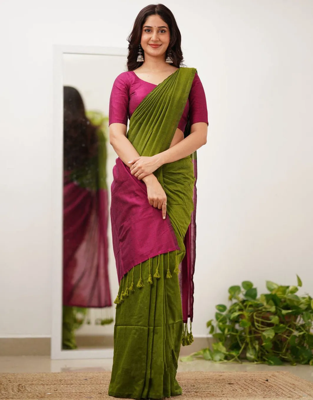 Green Linen Plain Daily Wear Saree With Tassels