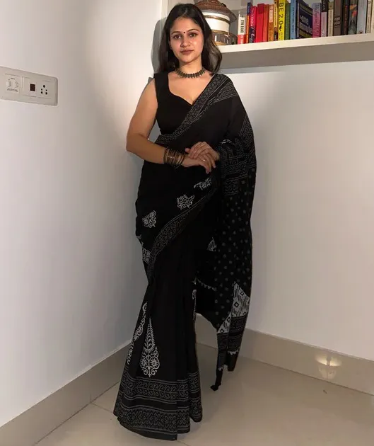 Black Linen Digital Printed Daily Wear Saree