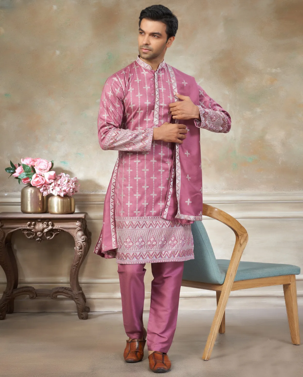 Pink Pure Silk Embroidered Men’s Kurta Pajama Set With Silk Dupatta
