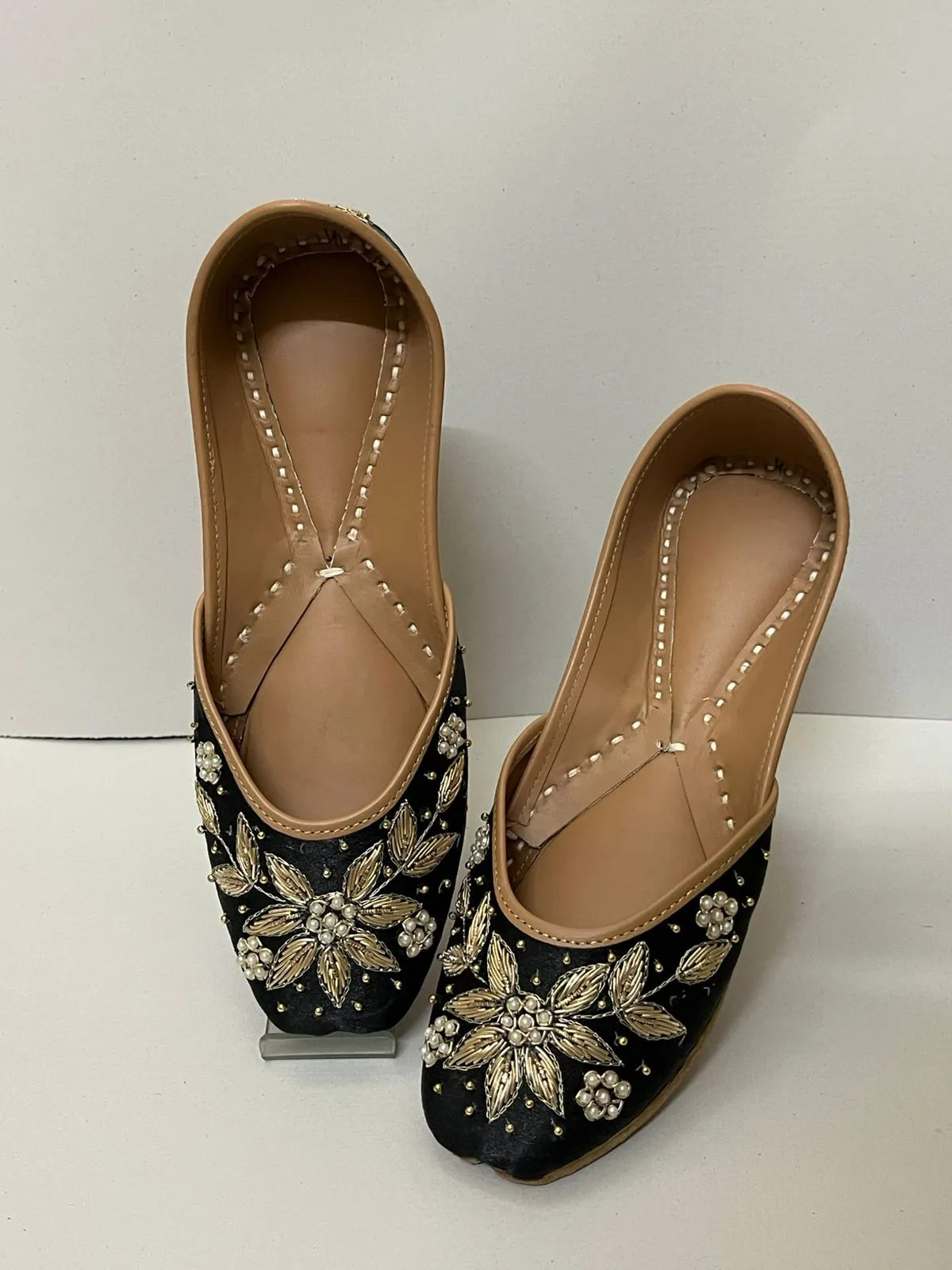 Black Velvet Pearl & Thread Work Punjabi Ethnic Mojari