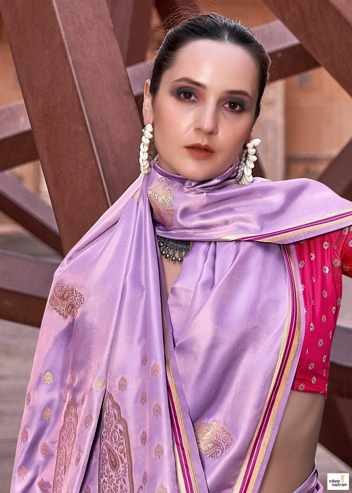 Lavender Pure Satin Zari Weaving Work Traditional Saree - Image 2