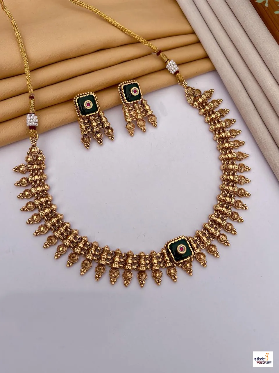 Square Emerald Green Motif Gold-Plated Collar Necklace Set