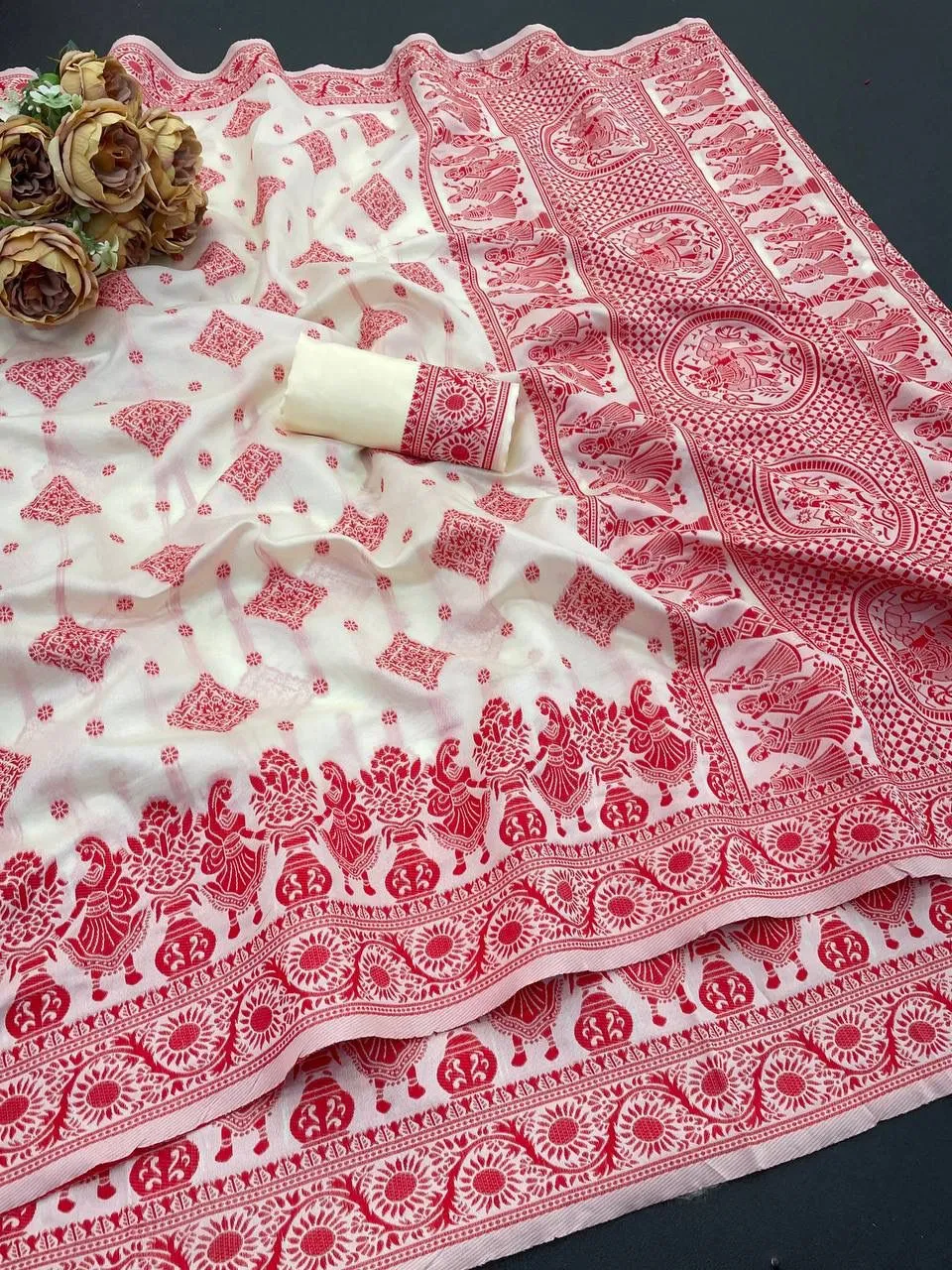 White Soft Linen Cotton Slub Weaving Work Saree - Image 5