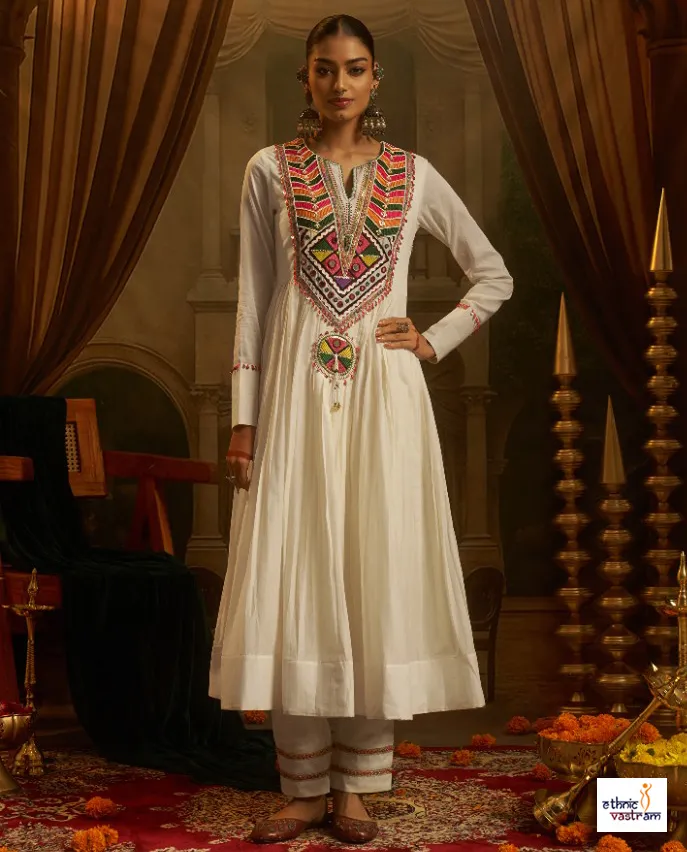 Vibrant White Mal Cotton Handwork Navratri Top Bottom Set