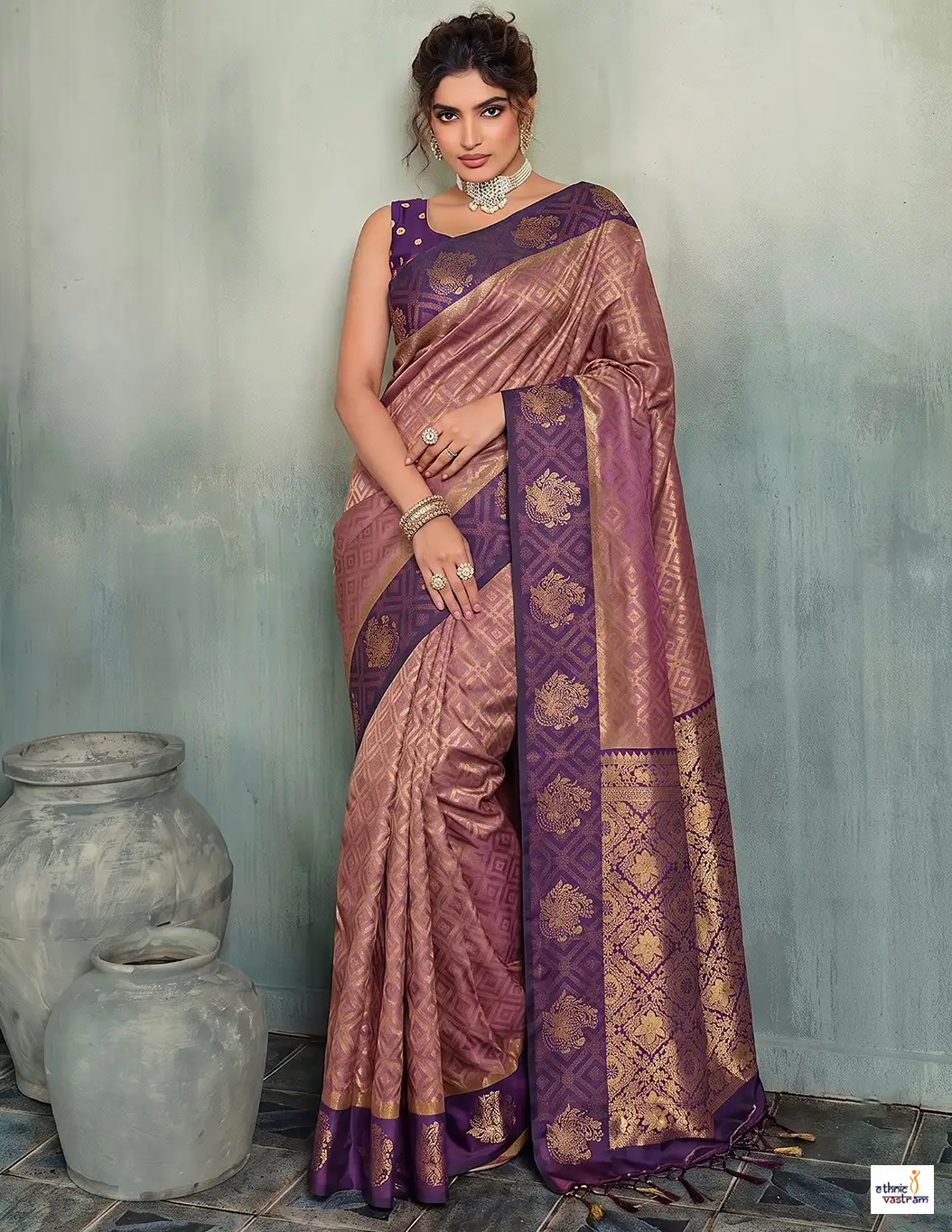Onion Pink Silk Blend Golden Zari Work Designer Pallu Saree